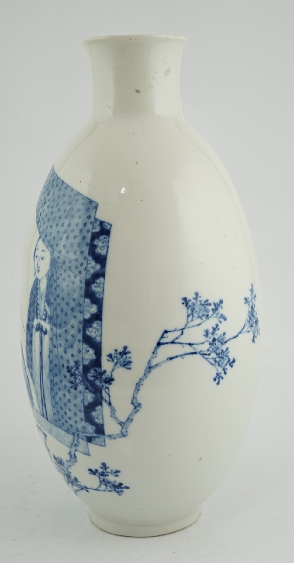 A large Chinese blue and white ovoid vase, early 20th century, firing crack